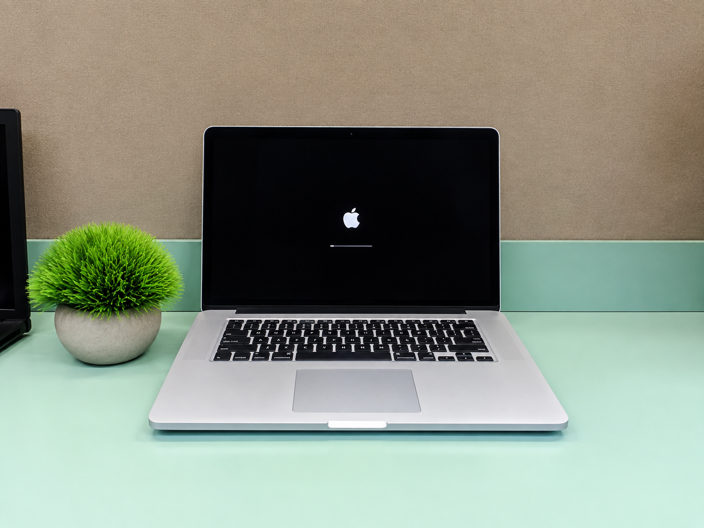 Apple 1398 — i7 / 5 / 16GB / 512GB / Non-Touch / 15"